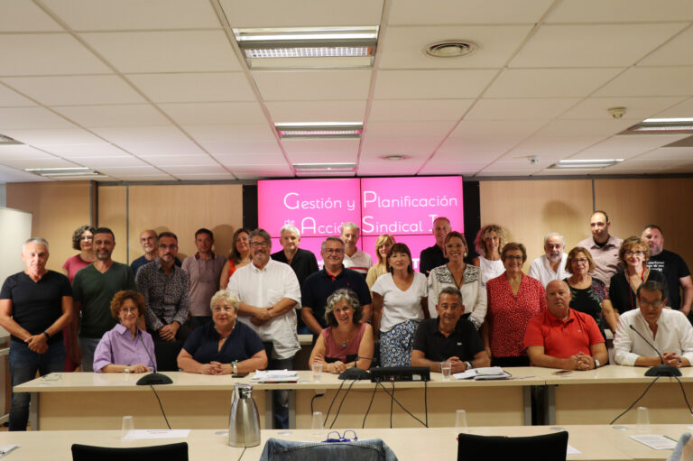 Lee más sobre el artículo Isabel Araque, secretaria de Acción Sindical de UGT Servicios Públicos, presenta la guía adaptada a los sectores privados de la Federación: “V Acuerdo para el Empleo y la Negociación colectiva (AENC)»