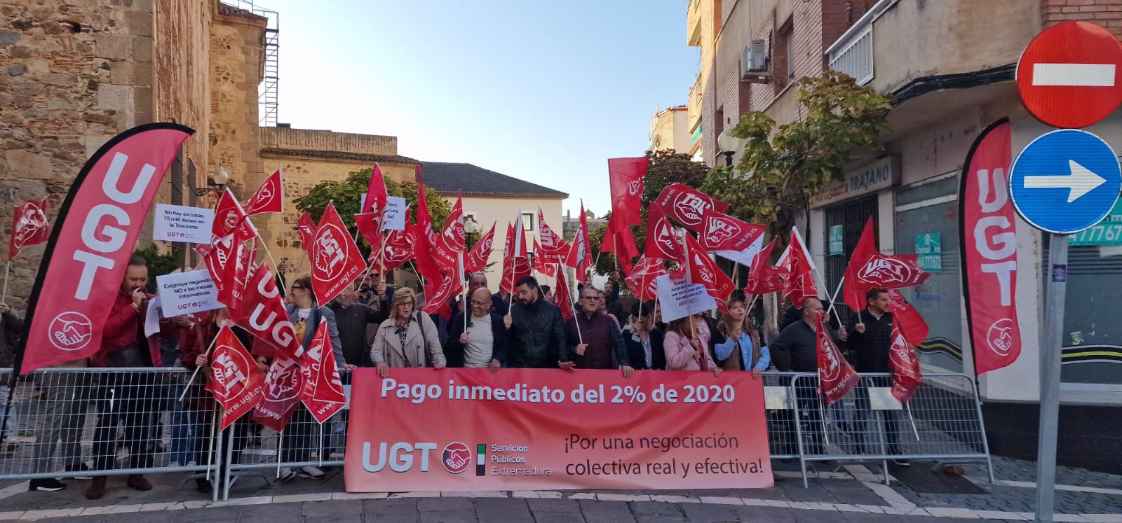 UGT exige en la Asamblea el abono inmediato de la deuda del 2% de 2020 en una única anualidad