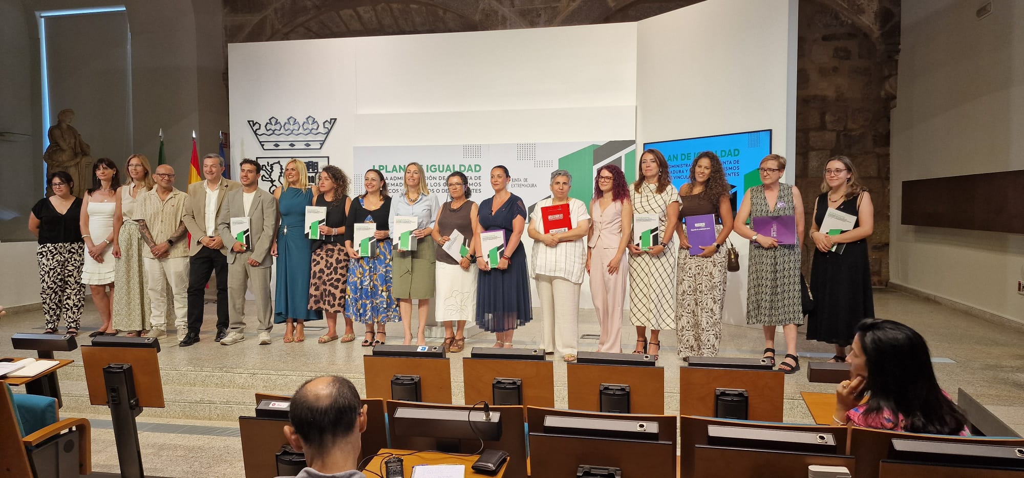 UGT valora la firma del primer Plan de Igualdad de la Junta de Extremadura y reclama compromiso para su cumplimiento