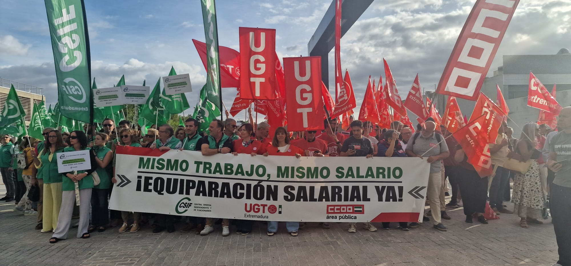 UGT advierte de que, si la consejera no convoca la negociación, tendrá que sentarse con el comité de huelga