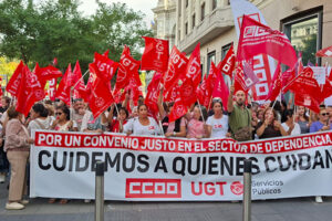 UGT y CCOO y reúnen a más de medio millar de personas en una concentración para exigir un convenio justo para la Dependencia