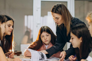 #UGTPrivada | Titulaciones del profesorado para ejercer la docencia en ESO y Bachillerato en centros concertados y privados